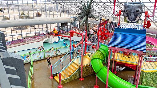 Mezzanine at Water-Zoo Indoor Water Park in Clinton, Oklahoma Mezzanine at Water-Zoo Indoor Water Park in Clinton, Oklahoma